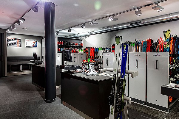 SKI STORAGE